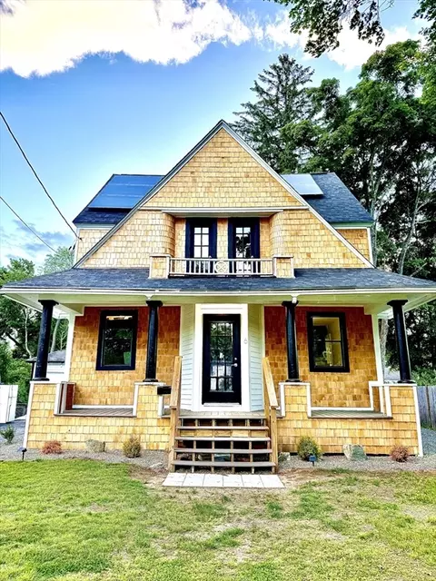 6 Wheelock St, Oxford, MA 01540