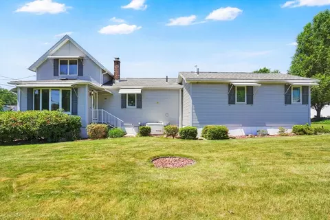 29 West St, Ludlow, MA 01056