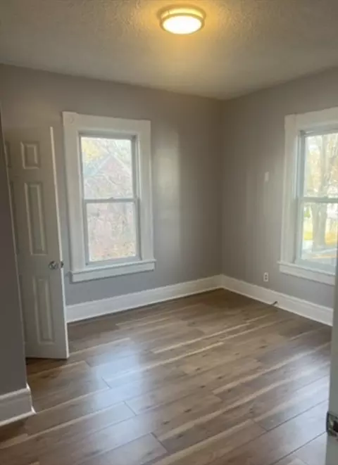 42 Hall St, Springfield, MA 01108 photo 7