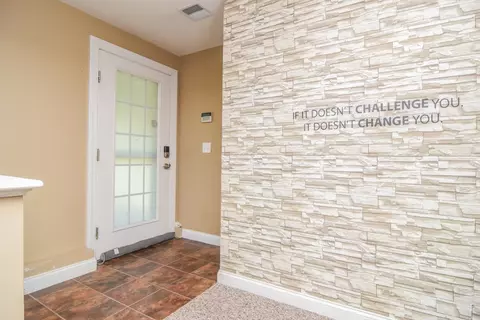 Entry Way - 261 Oak St, Methuen, MA 01844 photo 2 of 3