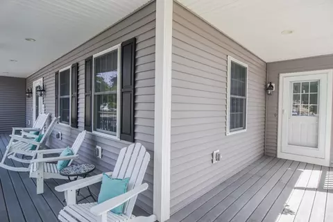 Exterior - 261 Oak St, Methuen, MA 01844 photo 3 of 6