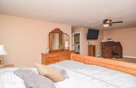Bedroom - 261 Oak St, Methuen, MA 01844 photo 3 of 4