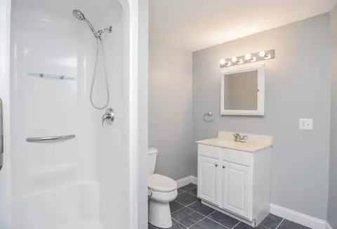 Bath - 261 Oak St, Methuen, MA 01844 photo 2 of 5