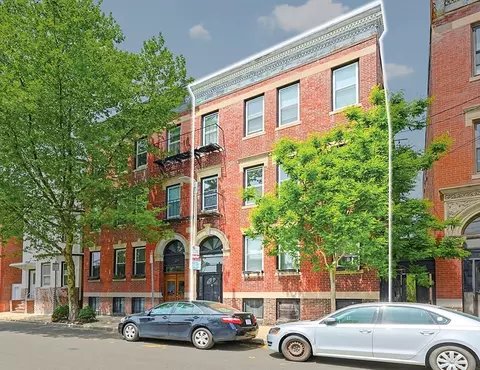 38 Frankfort St, Boston, MA 02128