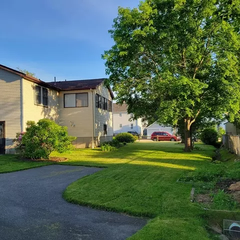 Exterior - 4 Eastern Ave, Webster, MA 01570 photo 5 of 9
