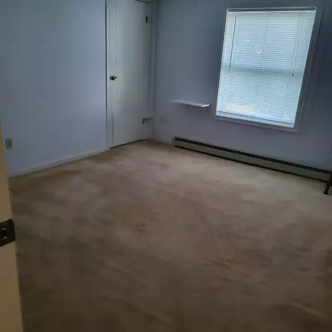 Bedroom - 4 Eastern Ave, Webster, MA 01570 photo 2 of 4
