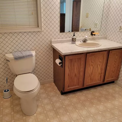 Bath - 4 Eastern Ave, Webster, MA 01570 photo 2 of 3