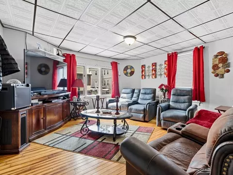 52 Lapham St, Fall River, MA 02721 photo 3