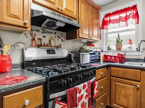 52 Lapham St, Fall River, MA 02721 photo 9