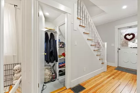 Entry Way - 1 Ralph Ave, Worcester, MA 01604 photo 3 of 7