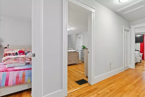 Entry Way - 1 Ralph Ave, Worcester, MA 01604 photo 5 of 7