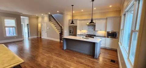 118 F, Boston, MA 02127