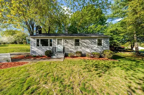 Exterior - 20 Meadowbrook Dr, Easthampton, MA 01027 photo 2 of 10