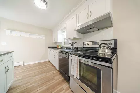 Kitchen - 20 Meadowbrook Dr, Easthampton, MA 01027 photo 3 of 4