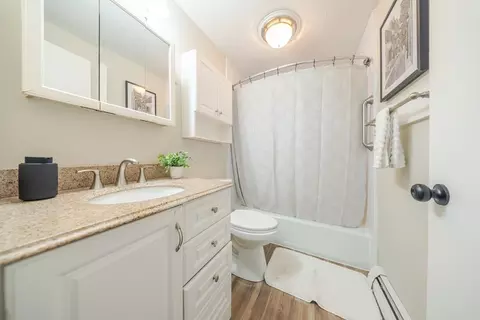 Bath - 20 Meadowbrook Dr, Easthampton, MA 01027 photo 3 of 3
