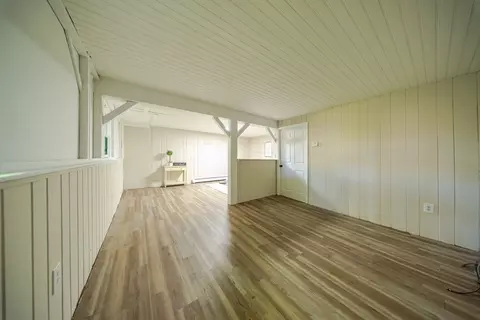 Living - 20 Meadowbrook Dr, Easthampton, MA 01027 photo 4 of 4