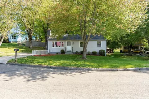 Exterior - 20 Meadowbrook Dr, Easthampton, MA 01027 photo 4 of 10