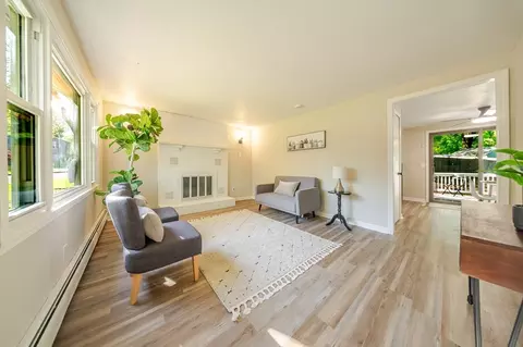 Living - 20 Meadowbrook Dr, Easthampton, MA 01027 photo 1 of 4