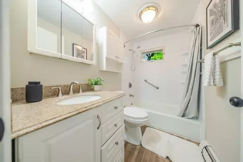 Bath - 20 Meadowbrook Dr, Easthampton, MA 01027 photo 2 of 3