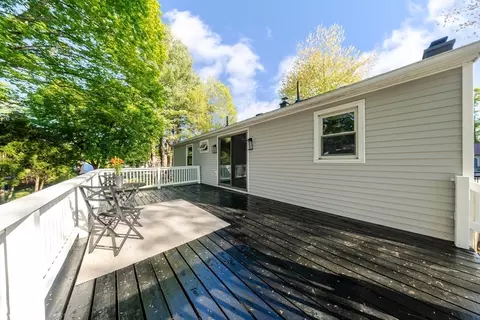 Exterior - 20 Meadowbrook Dr, Easthampton, MA 01027 photo 10 of 10