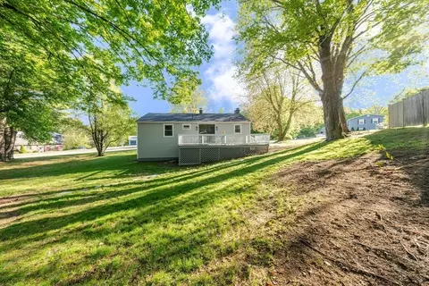 Exterior - 20 Meadowbrook Dr, Easthampton, MA 01027 photo 8 of 10