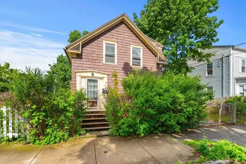 10 Pinkham St, Lynn, MA 01902