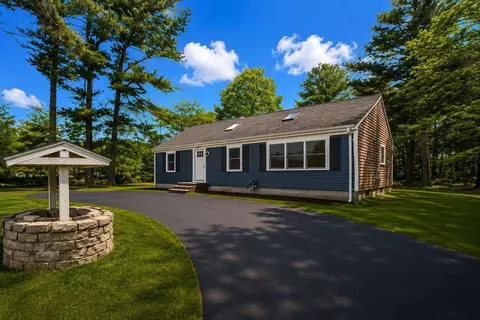 22 Randall Rd, Mattapoisett, MA 02739