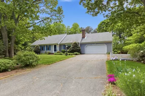 91 Long Hill Rd, Dennis, MA 02638