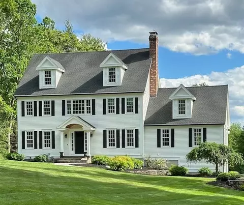 2 Equestrian Dr, North Reading, MA 01864