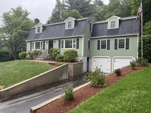 24 Pontiac Rd, Walpole, MA 02081