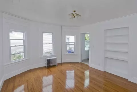 116-118 Massasoit St, Springfield, MA 01107 photo 6