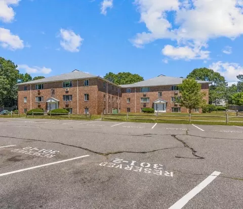 307 W Main St #1, Hyannis, MA 02601 photo 9