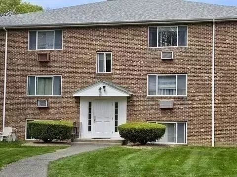 307 W Main St #1, Hyannis, MA 02601 photo 8