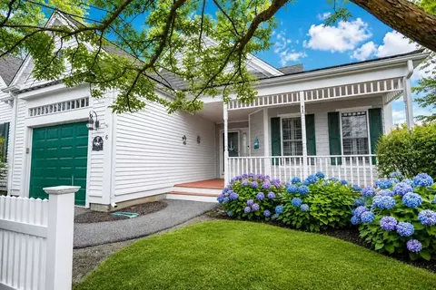 6 Berrywood Ct #6, Bourne, MA 02532