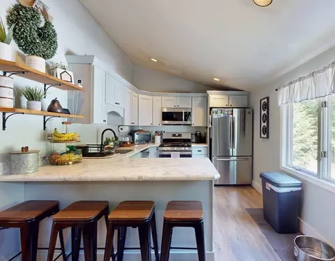 Kitchen - 34 Deer Run Path, Heath, MA 01346 photo 1 of 4