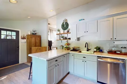 Kitchen - 34 Deer Run Path, Heath, MA 01346 photo 3 of 4