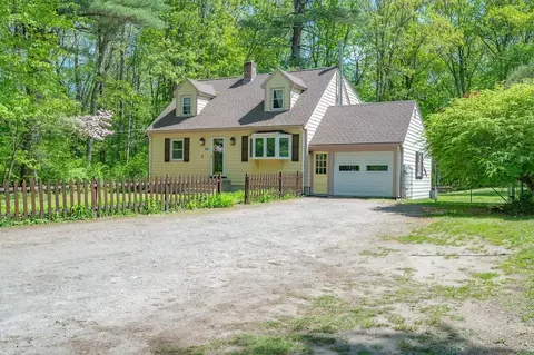 586 Turnpike St, Stoughton, MA 02072