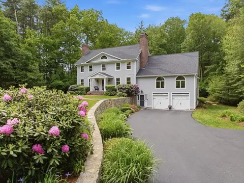 2 Lyn Path, Hopkinton, MA 01748