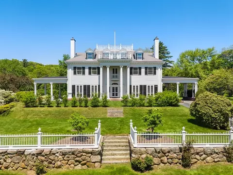 6 Jersey Ln, Manchester, MA 01944