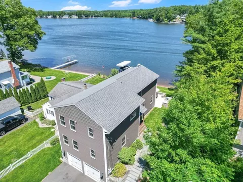 6 Iroquois Dr, Southwick, MA 01077