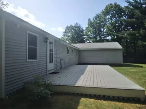 Exterior - 42 Lowell Rd, Pepperell, MA 01463 photo 4 of 4