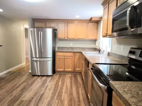 Kitchen - 42 Lowell Rd, Pepperell, MA 01463 photo 3 of 4