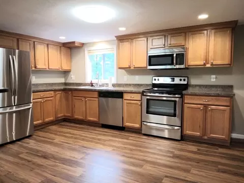 Kitchen - 42 Lowell Rd, Pepperell, MA 01463 photo 1 of 4