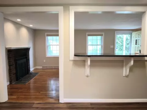 Living - 42 Lowell Rd, Pepperell, MA 01463 photo 2 of 7