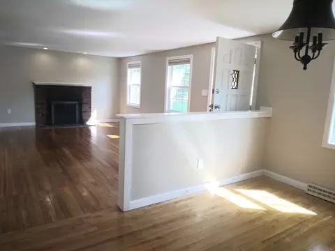 Living - 42 Lowell Rd, Pepperell, MA 01463 photo 4 of 7