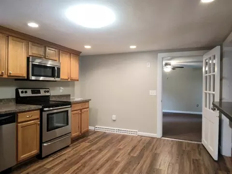 Kitchen - 42 Lowell Rd, Pepperell, MA 01463 photo 2 of 4