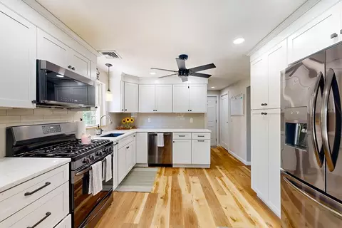 102 Edgewood Ave, Methuen, MA 01844