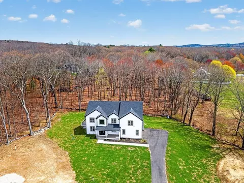 10 Falcon Dr, Shrewsbury, MA 01545
