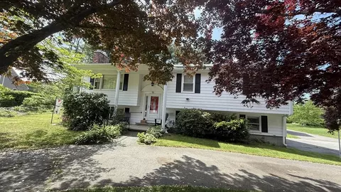 297 Elm St, Somerset, MA 02726