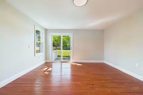 Living - 44 Wing Rd, Acushnet, MA 02743 photo 7 of 7